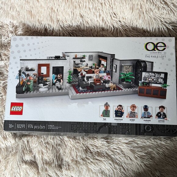 LEGO 10291- QUEER EYE – THE FAB 5 LOFT - RETIRED - Picture 1 of 6